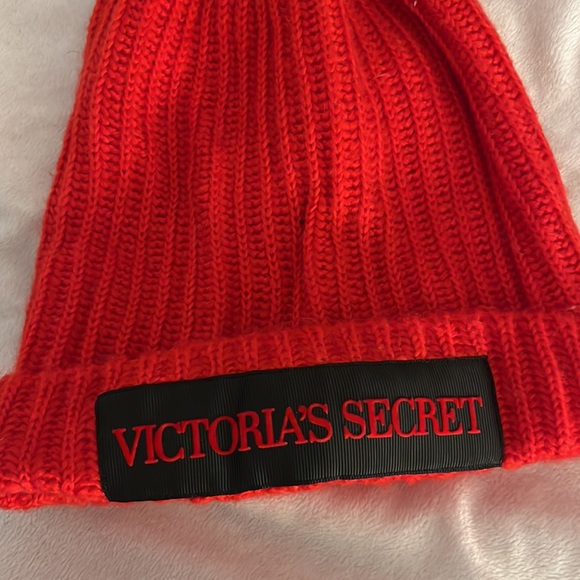 DONATING 1/10 - VICTORIA SECRET BEANIE - Picture 2 of 5